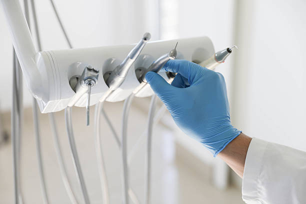 Professional Emergency Dentist technician working in La Mirada, CA